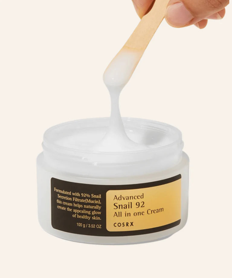 COSRX 100g Advanced Snail 92 All In One Cream application hydratation réparation anti-âge - novaparapharmacie