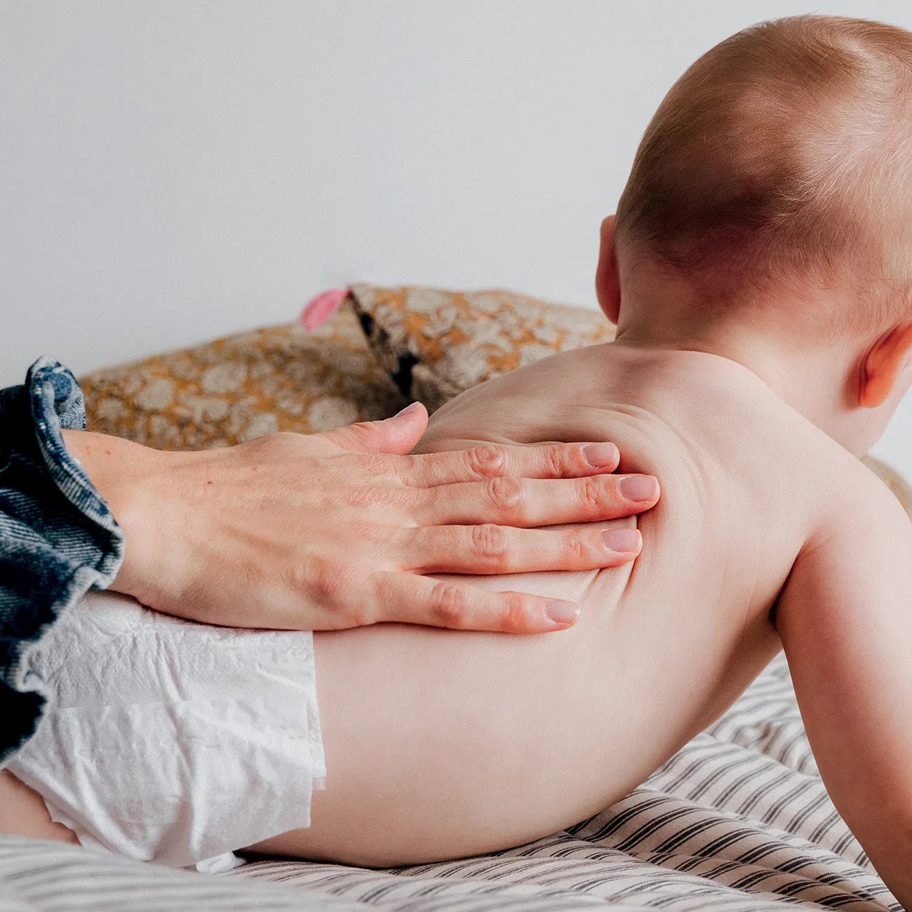 BIOLANE Huile Amande Douce Spray 75ml huile massage bébé amande douce format spray massage bébé peau douce sans parfum - novaparapharmacie