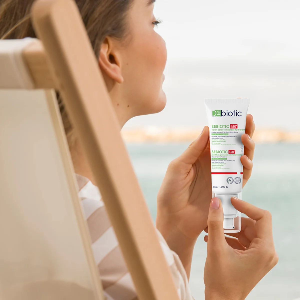 SPF50+ D-BIOTIC Sebiotic Écran Solaire Matifiant 50ml protection solaire très haute protection effet matifiant régulation sébum - novaparapharmacie