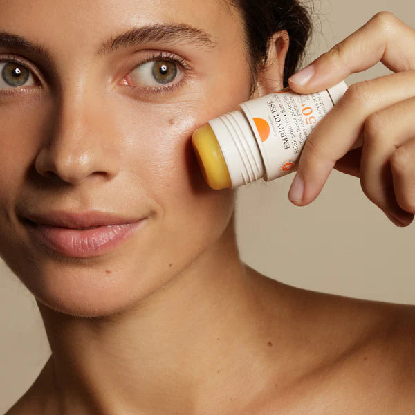 Embryolisse vue alternative stick solaire SPF50+ protection très haute zones sensibles lèvres visage - novaparapharmacie