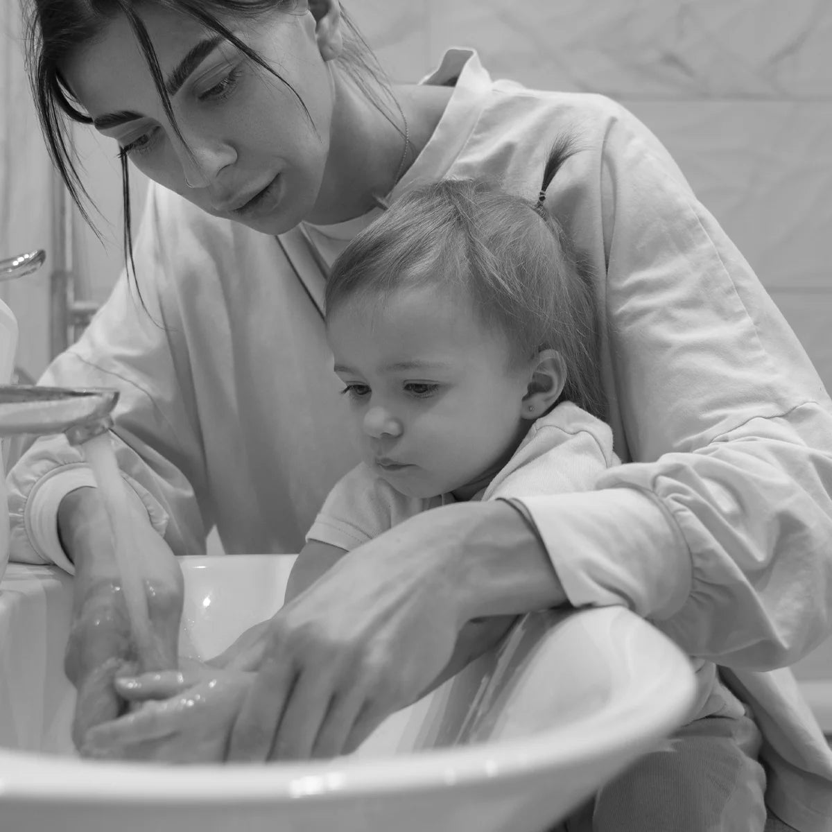 Gel D-BIOTIC Surgras Pédiatrique 200ml application bébé enfant peaux sensibles probiotiques - novaparapharmacie