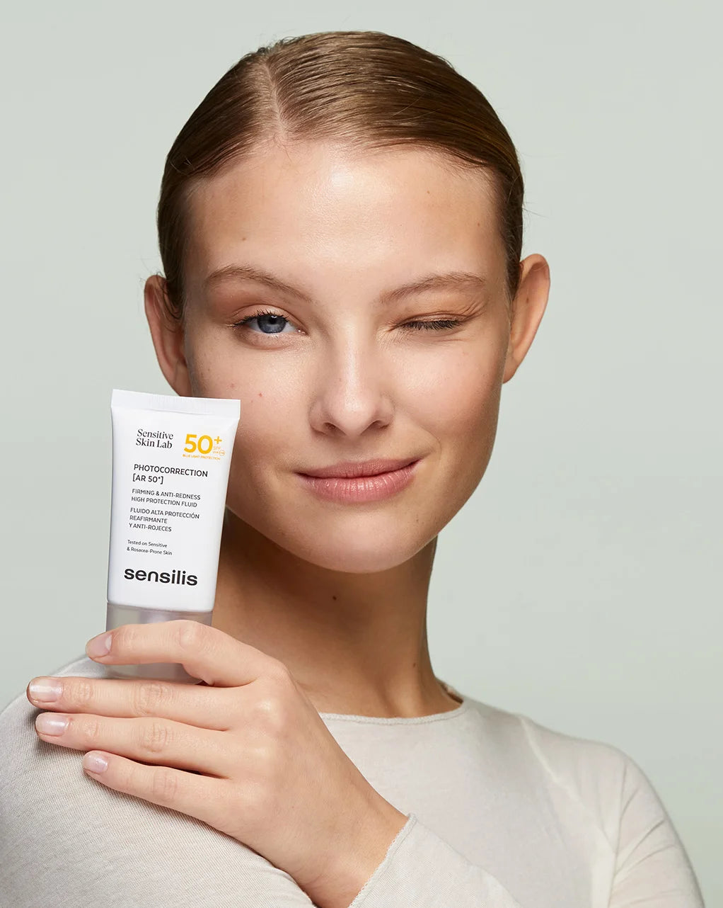 Tube Sensilis Photocorrection AR 50+ 40ml format pratique crème anti-rougeurs SPF50+ rosacée couperose protection - novaparapharmacie
