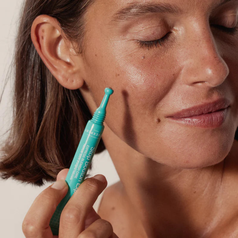  Novexpert application stop bouton express trio-zinc SOS anti-imperfections ciblé boutons acné précis local urgent - novaparapharmacie