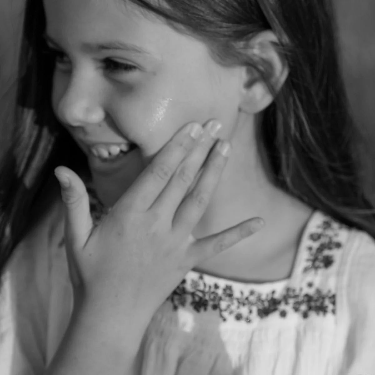 Spray D-BIOTIC Solaire Pédiatrique 100ml protection solaire bébé enfant probiotiques SPF 50+ probiotiques pédiatrique spray pratique UVA UVB - novaparapharmacie