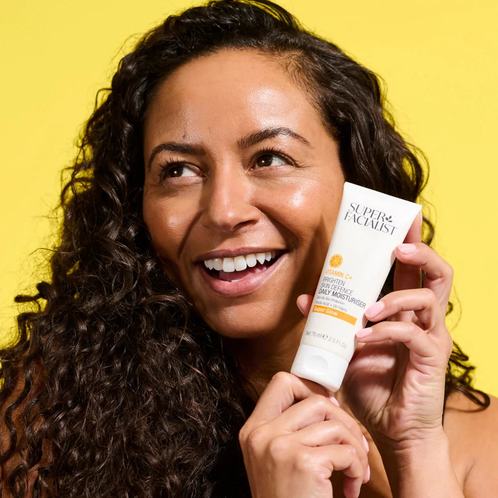Super Facialist Vitamin C+ Brighten Skin Defence Daily Moisturiser 75ml Crème Hydratante Visage Vitamine C Protection