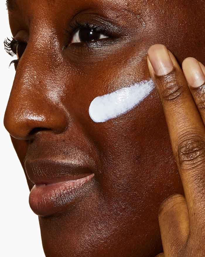 CERAVE Lait Hydratant Corps application peau foncée texture fluide hydratation 24h céramides toutes carnations absorption - novaparapharmacie