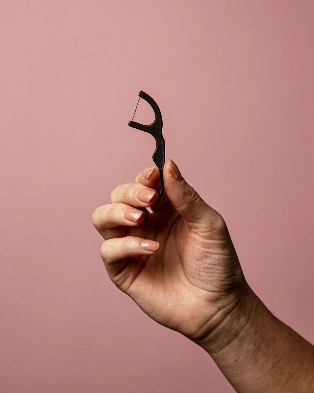 Fil dentaire HUMBLE Charbon Picks 50 pièces bâtonnets interdentaires nettoyage profond charbon actif écologique pratique - novaparapharmacie