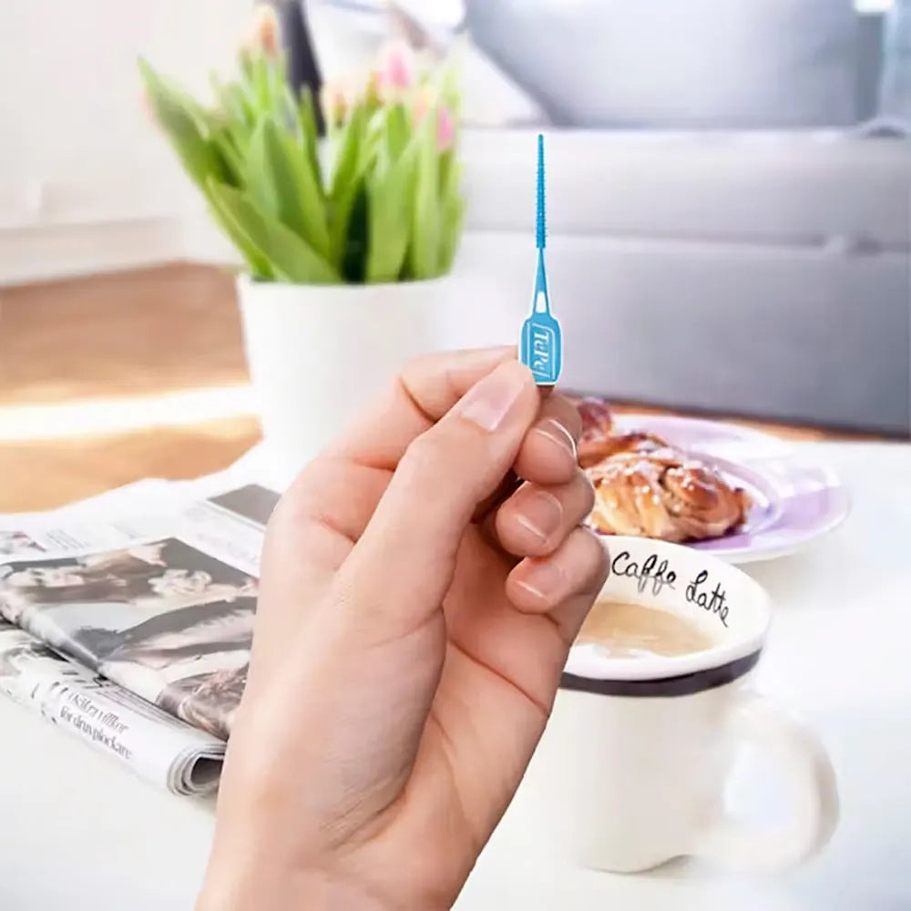 TEPE EasyPick Taille M/L Bleu 60 pièces bâtonnets interdentaires hygiène bucco-dentaire - novaparapharmacie